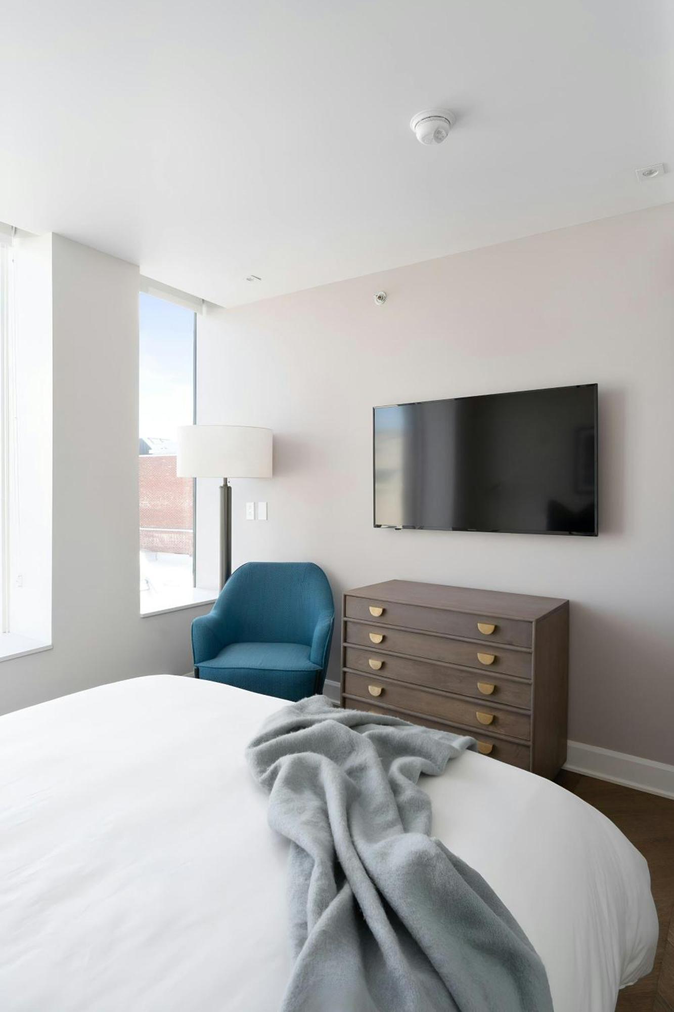 Sonder By Marriott Bonvoy La Galerie Hotel Montreal